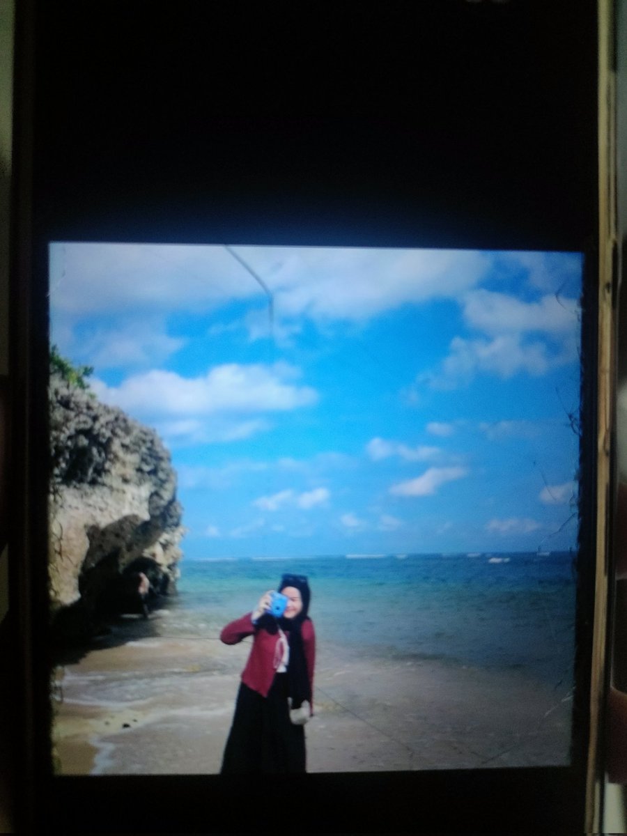 up_to_me tweet media