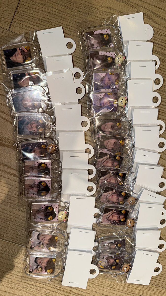 2026 ZEROBASEONE WORLD TOUR
[HERE&amp;NOW] ENCORE IN SEOUL
2026 제로베이스원 월드투어 히얼앤나우 앙코르 콘서트 서울 앙콘

리락쿠마 증사키링 나눔

일시: 3/15 막콘
수량: 멤버당2
공지: 당일 타래

인증: rt+︎︎♡

수량 적은만큼 빠르게 가져가용:>