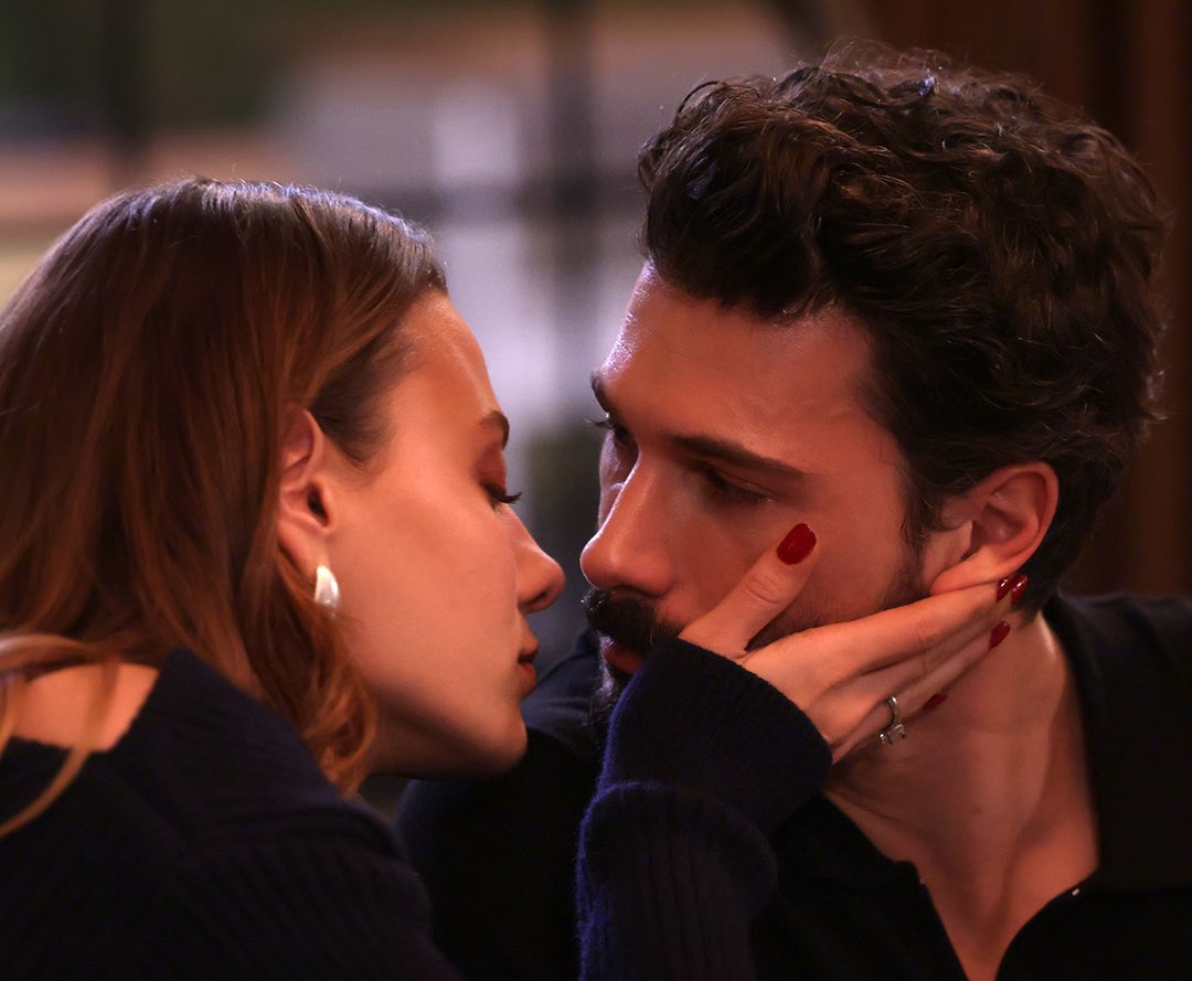 Ali Haydar muradına ermiş yılardır bu ani beklemiş :D 

#AlSul #Yeraltı