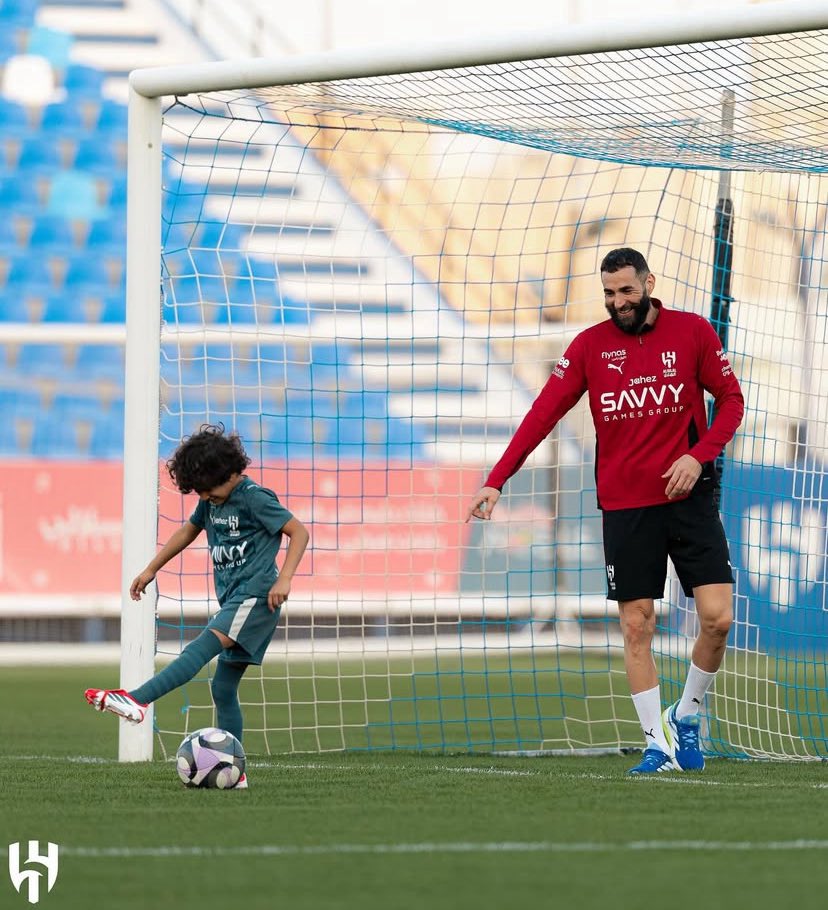 إسحاق بونو يريد التسجيل أمام بنزيما على طريقته🤣💙💙💙💙💙💙