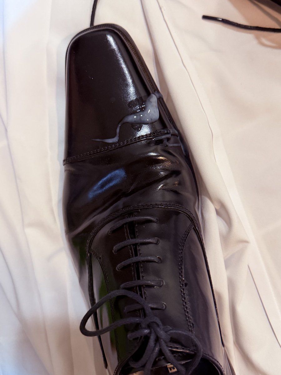 dressshoesfucker (@suitofficer) on Twitter photo 