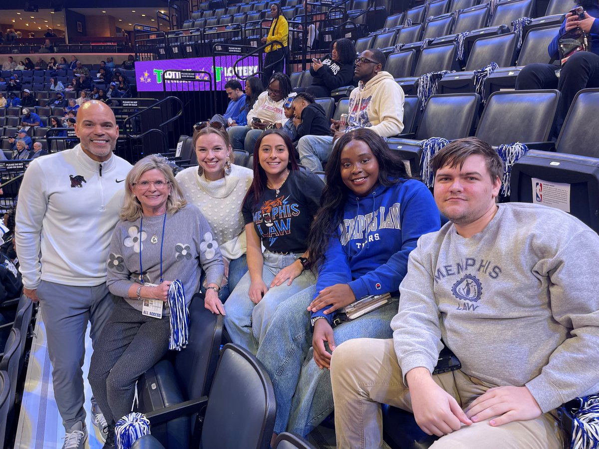 memlawschool's tweet photo. Members of our Sports and Entertainment Law Society attended the UofM men’s basketball game over the week and even got the chance to chat with Athletic Director, Dr. Ed Scott during halftime! https://t.co/00AyLj8Uvx