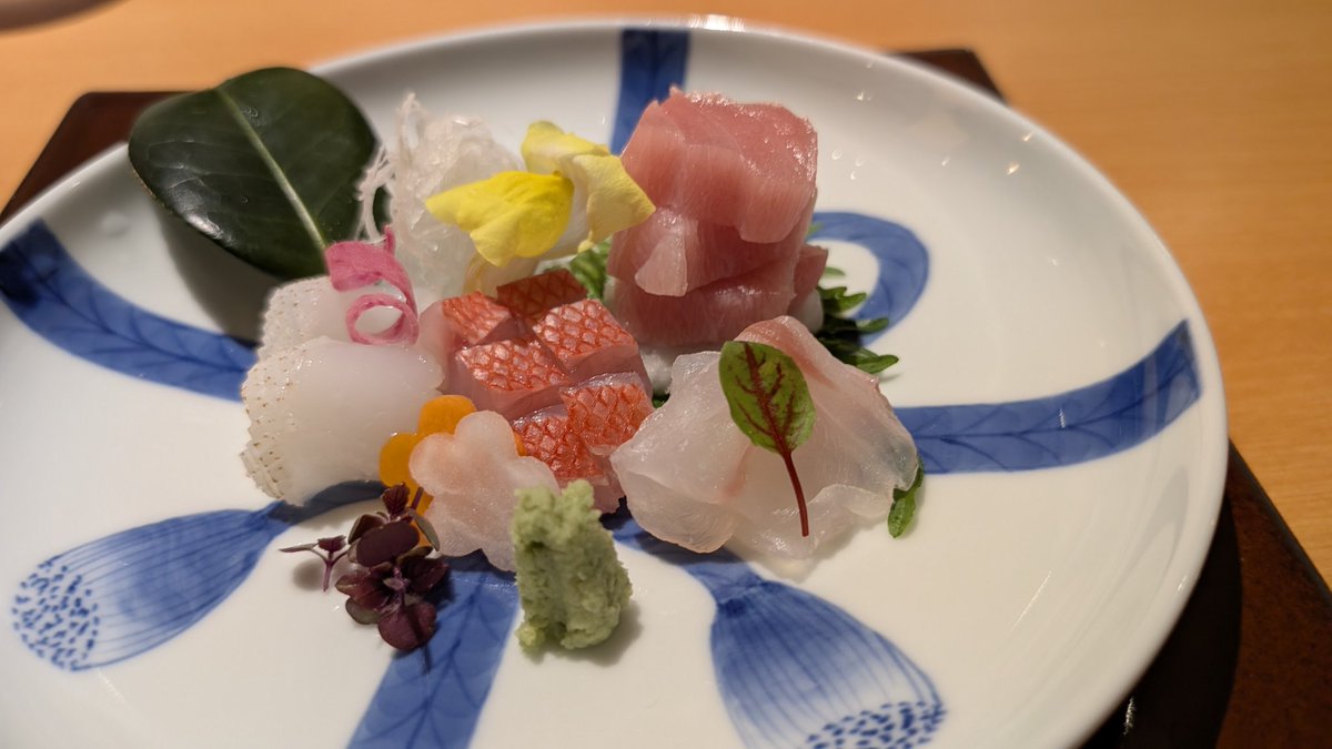 mitchie_asap's tweet photo. 自分の働いている会社で、試泊と食事
コースは美味しいというのは前提として魅せるという必要性があるということを実感させられました🍚 https://t.co/MhDTDwdvwu