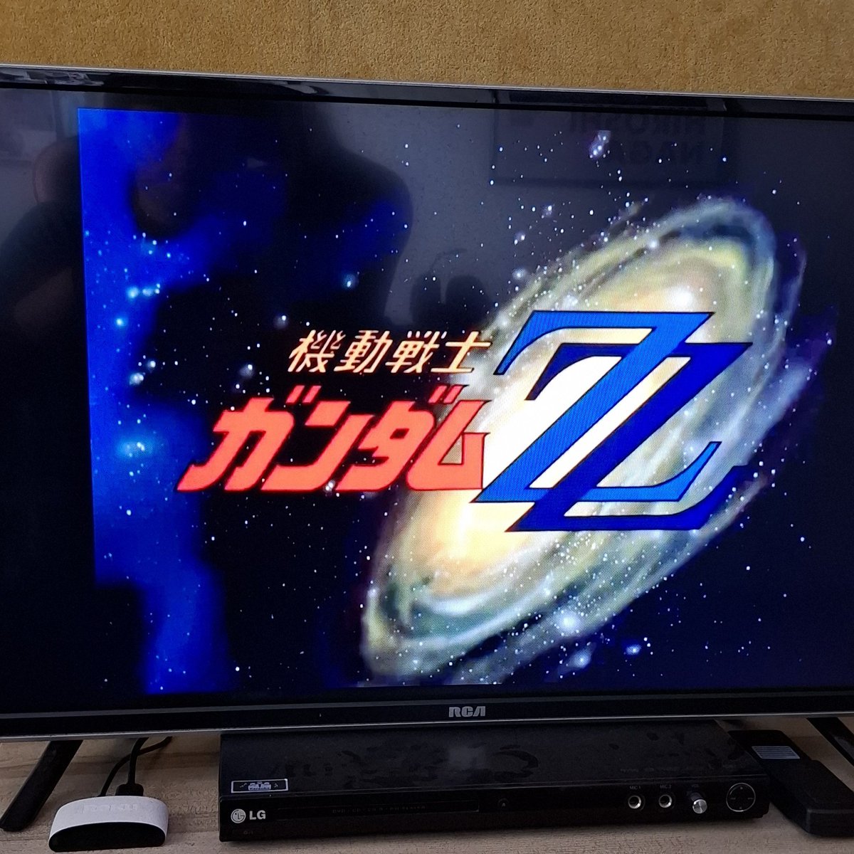 I'm about to fight my depression back, baby's first time watching ZZ