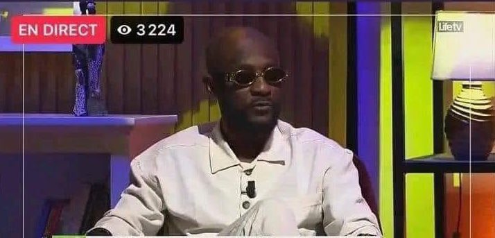 Didier Zokora: “Fenerbahçe’nin kaptanı zamanında bana karşı ırkçılık yapmıştı. Dünya’da ses getiren bir olaydı ve Fenerbahçe camiası ona sahip çıkmıştı. Fenerbahçe kazanmak için her türlü şeyi yapar, en sonunda mağduru oynayıp olaylardan sıyrılır.” (RTI Youtube)