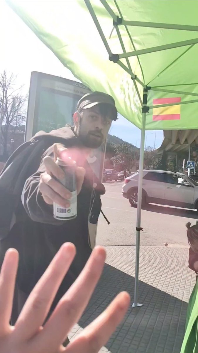 Hay que acabar con éste hijo de la gran puta.
Busca y captura, difundamos 
la foto, y aportemos todos los datos posibles.