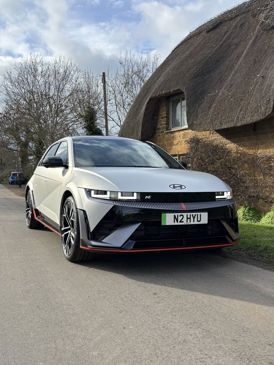 Company Car & Van tweet media