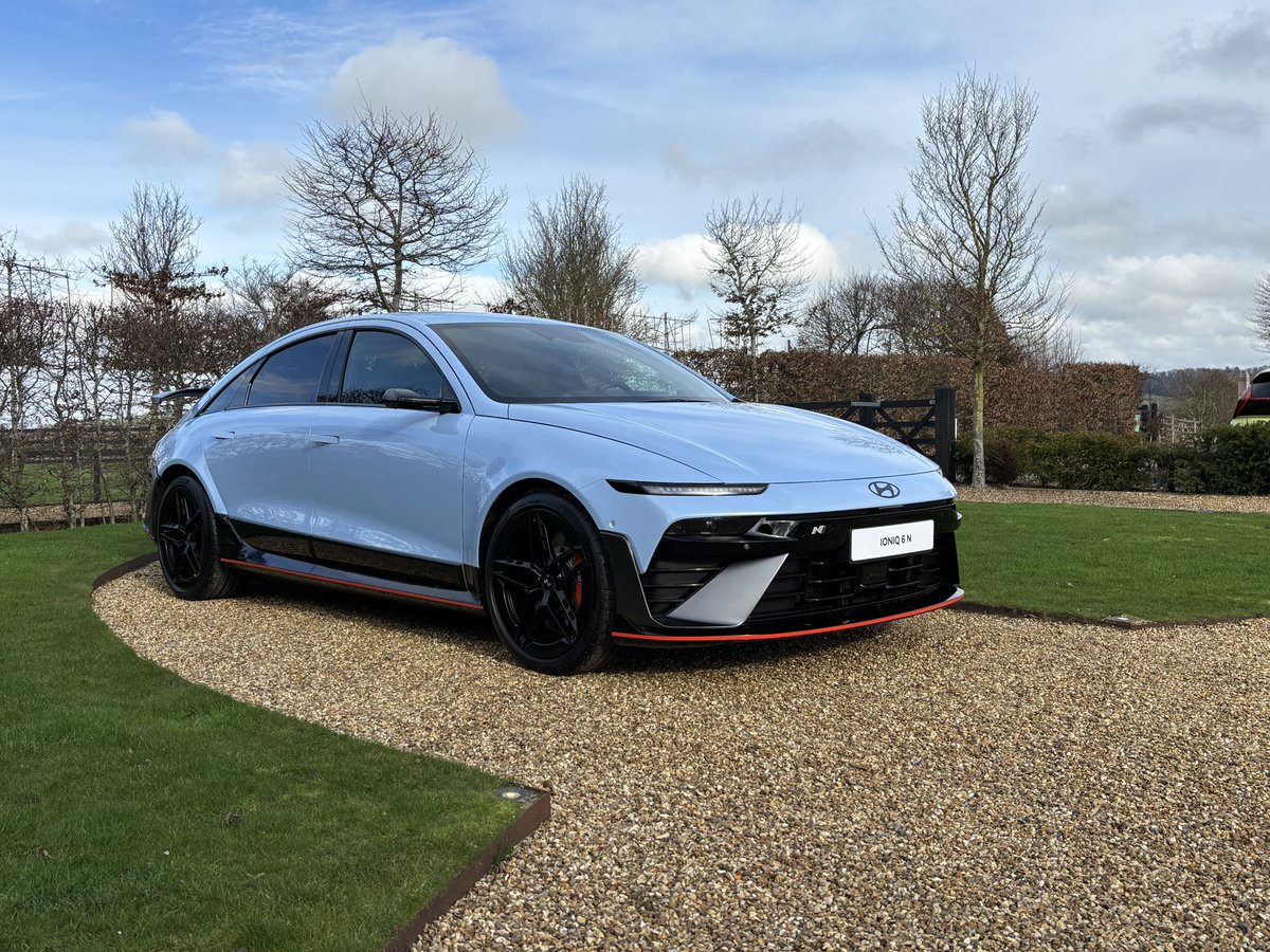 Company Car & Van tweet media