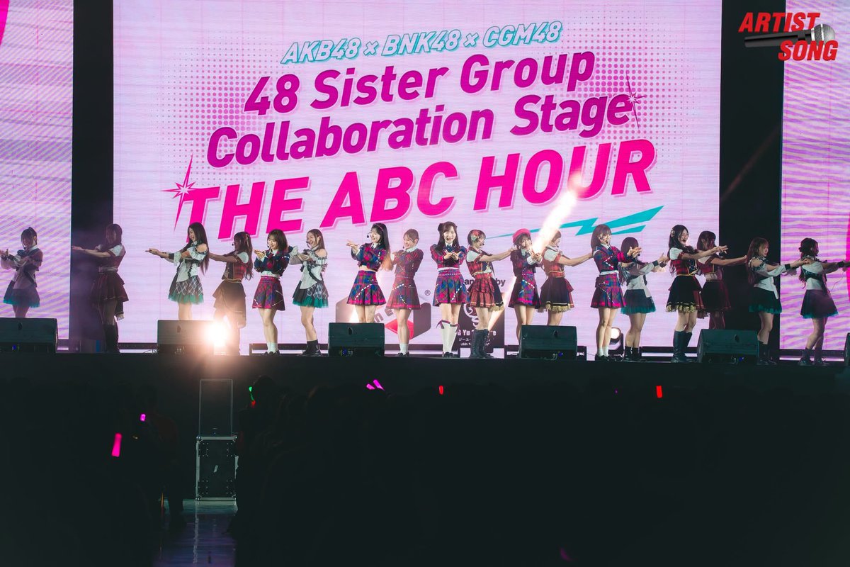giftboxofkwan's tweet photo. ขอขอบคุณภาพสวยๆจากเพจ Artist Song Thailand

[ภาพบรรยากาศ] งาน THE ABC HOUR ที่รวบรวม 48 Group ทั้งรุ่นพี่อย่าง AKB48 และ BNK48 , CGM48 มาร่วม collab กันบนเวทีเดียวกัน

🔗 https://t.co/6ROIeAZ4KK

#TheABCHour #AKB48 #BNK48 #CGM48 
#japanexpo #JapanExpoThailand https://t.co/dzRlJd5yk1