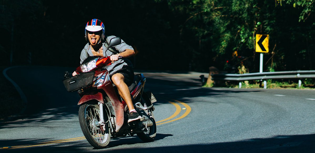 🔹 Opinión: Las actitudes de los motoristas que no me gustan nada 🔹

👉🏼 mmto.es/GFWNg

Malas actitudes de motoristas que veo a diario. No pongas en peligro tu vida, ni la de otro motorista. El Espíritu Motero tiene que estar siempre presente.

#Motoristas