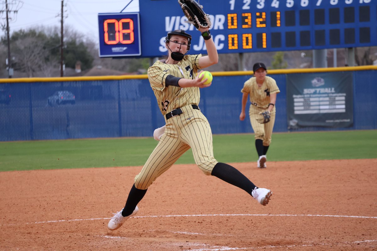 Tony Adams tweet media