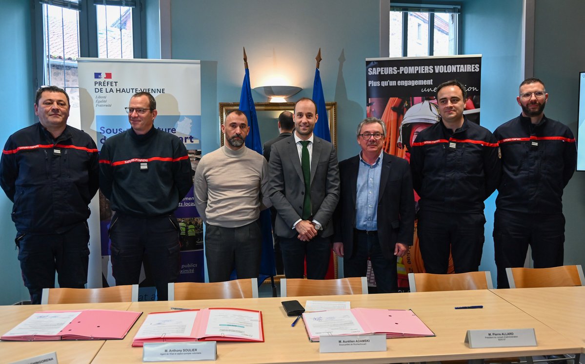 Image de Préfet de la Haute-Vienne - #Signature |🖊️ Aurélien Adamski, sous-préfet de Rochechouart, vient de signer une convention de dis