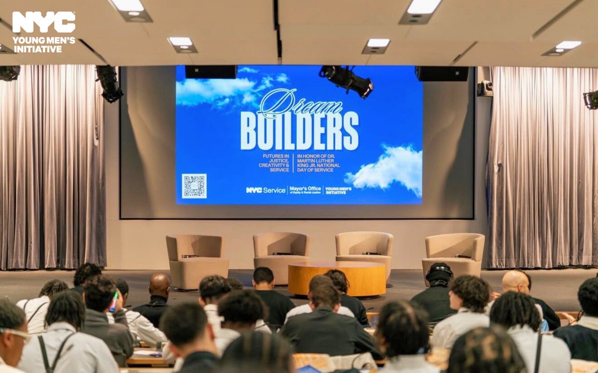 NYCyoungmen's tweet image. #ICYMI On Jan 16, in honor of #MLKDay, @NYCService, @EquityNYCGov, and @NYCYoungMen hosted the "Dream Builders" Mentoring event at @CUNYLaw. @NYCSchools MBK students participated in mentoring sessions with city leaders, panels, workshops with games, prizes, and more!