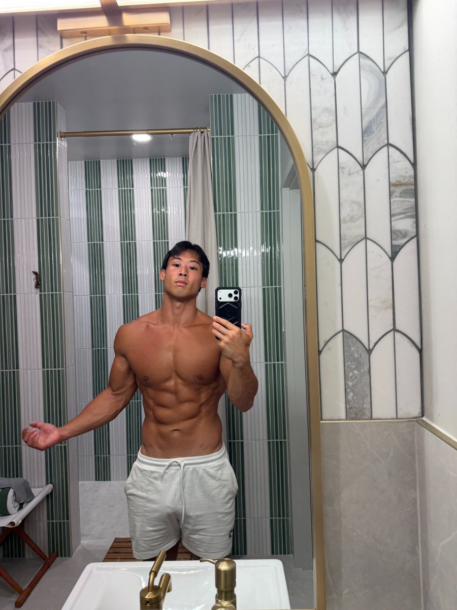 PSA: carbs don’t make you fat.