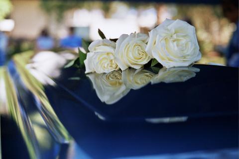 Choosing between an open or closed casket service is a personal decision. Our guide explains both options so you can make the choice that feels right for you and your family.
👉 hubs.li/Q03ZsVPc0

#FuneralChoices #EndOfLifePlanning #RespectfulSupport