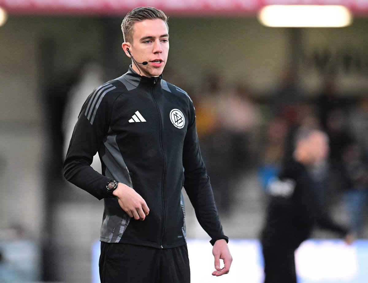 SrAnsetzungen's tweet photo. 3. Liga, 24. Spieltag
1. FC Schweinfurt - FC Ingolstadt 04 (So., 19:30 Uhr)
🙍♂️: Lennart Kernchen
🚩: Julian Bergmann
🚩: Mika Jungclaus
4️⃣ : Maximilian Lotz
#Kernchen #SCHFCI #3Liga https://t.co/wwVijcIhQC