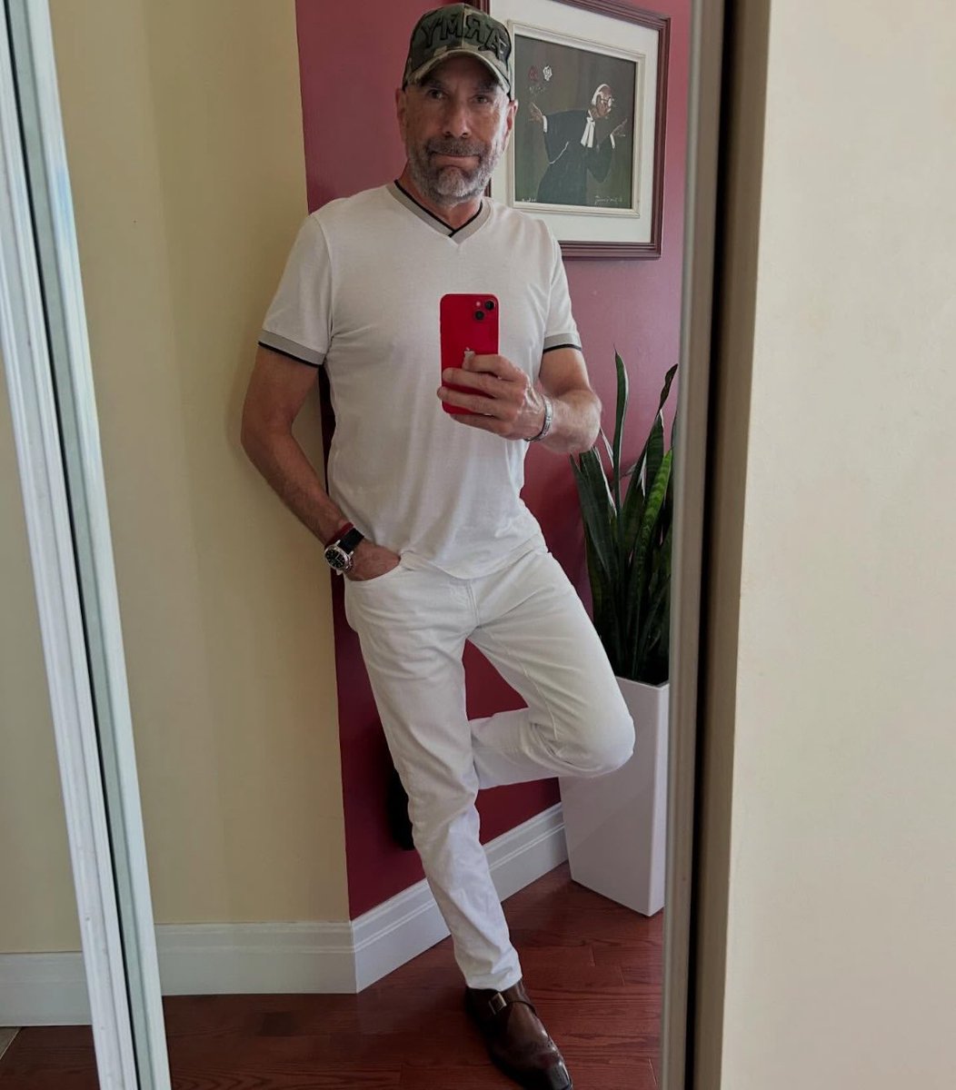 drew8934's tweet photo. #allwhite 
#goodvibes https://t.co/Rqqlu3fYFn