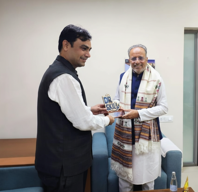 Drskill_'s tweet photo. 2026 begins with vision and sustainability 🌿
Dr Skill’s CEO proudly presented our mission & future roadmap to Hon’ble Minister Shri Arjunbhai Devabhai Modhwadia.
@arjunmodhwadia
#drskill #sustainablefuture #futureready https://t.co/czUPXgpLIA