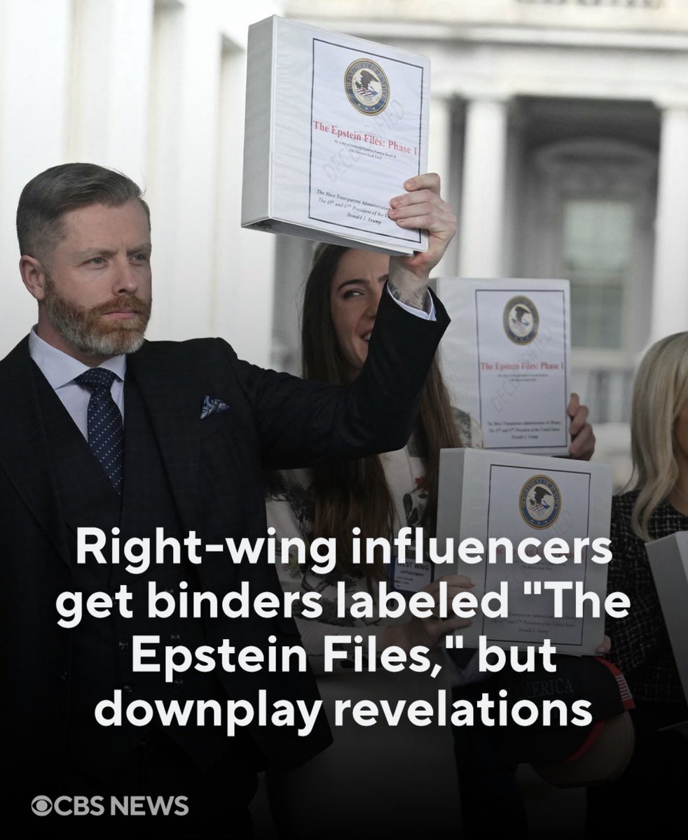 Laurieluvsmolly's tweet photo. @Acyn 3M pages is minuscule to what’s in the files. LMAO, never forget #bindergate!🤣 https://t.co/Wp6tWUdVLz