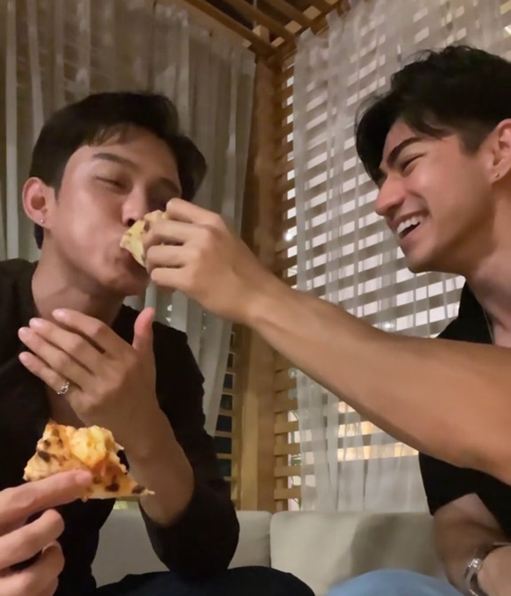 It melts my heart to see them like that 🥺💜

#LoveXReality #lovex #TodTime #RoommatesinLove