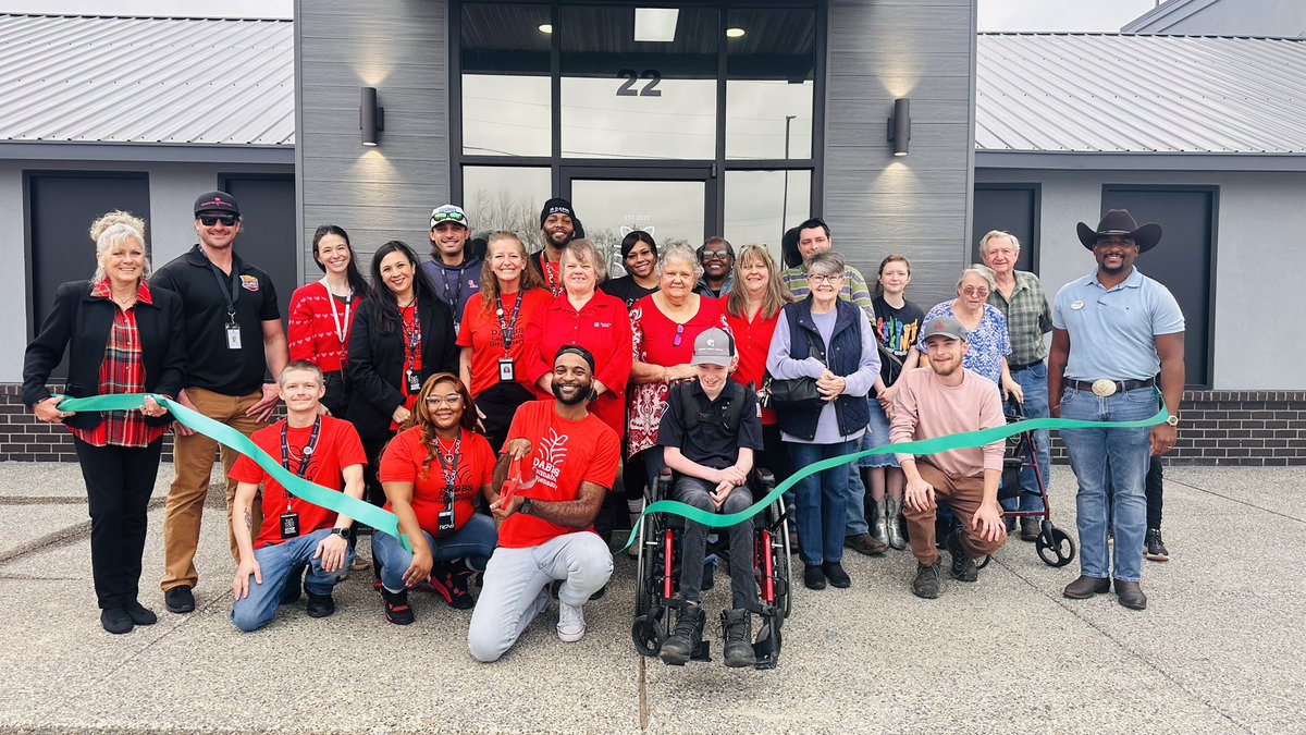 Byhalia, you SHOWED UP 💚✂️
Our ribbon cutting was an incredible community moment yesterday. Huge thank you to the Chamber of Commerce for being there and to everyone who came out to celebrate with the DABBS family.

Mississippi pride. Community first. Onward and upward. 🌿🔥