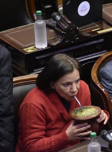 La Playadito a media asta.