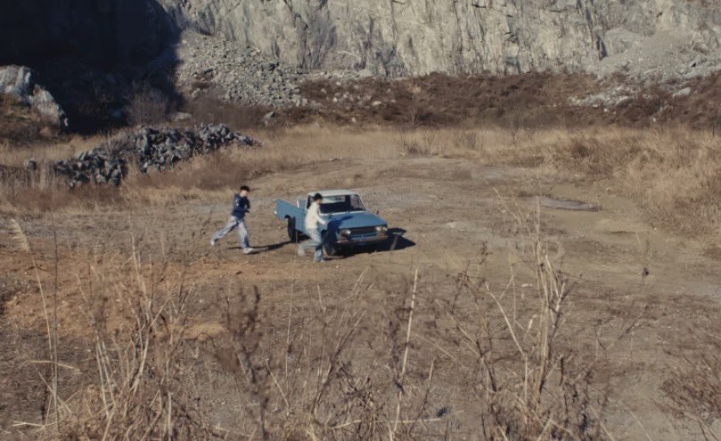 Side a : 동갑인 민노를 라이벌 구도로 키우려던 회사의 횡포
Side b : 둘도없는사이돼서  회사 몰래 아이스크림 사먹다가 걸리고, 제민이만 튐