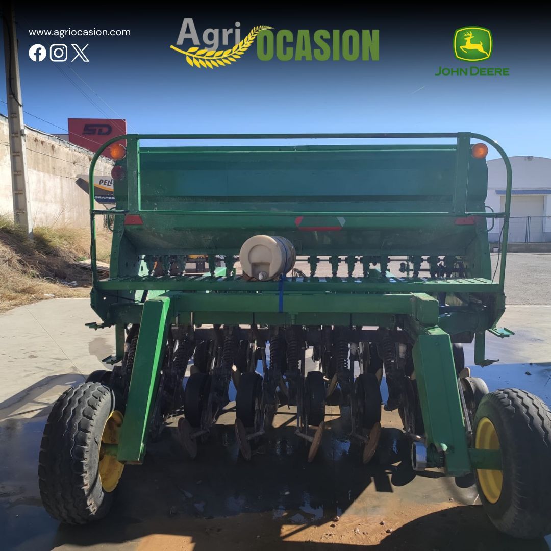SERRANO D RONDA. vende sembradora de siembra directa John Deere del año 1996. 
✅ Buen estado
🏷️ Precio: 18.00€ (IVA no incluido)

➡️ Más información en: agriocasion.com/sembradoras-de…

#Sembradora #SiembraDirecta #JohnDeere #MaquinariaOcasion #MaquinariaAgrícola #Navarra #Agriocasion