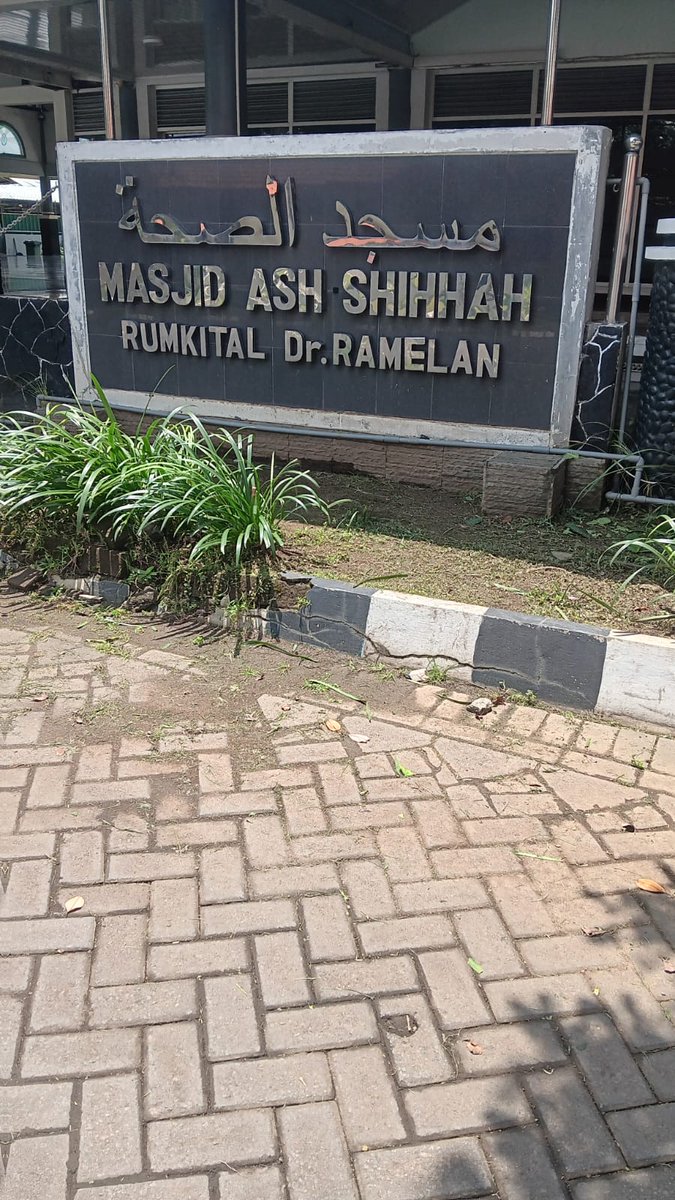 bimbingangratis's tweet photo. Caregiver Jaga Pasien di Rumah Sakit

Yg butuh jasa bersih kantor, dapur, cabut rumput, survey, kirim, urus dokumen kuliah, skripsi, wisuda, kerja, antar jemput, pindahan, angkat, packing, pickup, buang barang bekas, dll

Bayar seikhlasnya &amp; sepantasnya
Fastres WA 089616399294 https://t.co/GBToeoF0WW