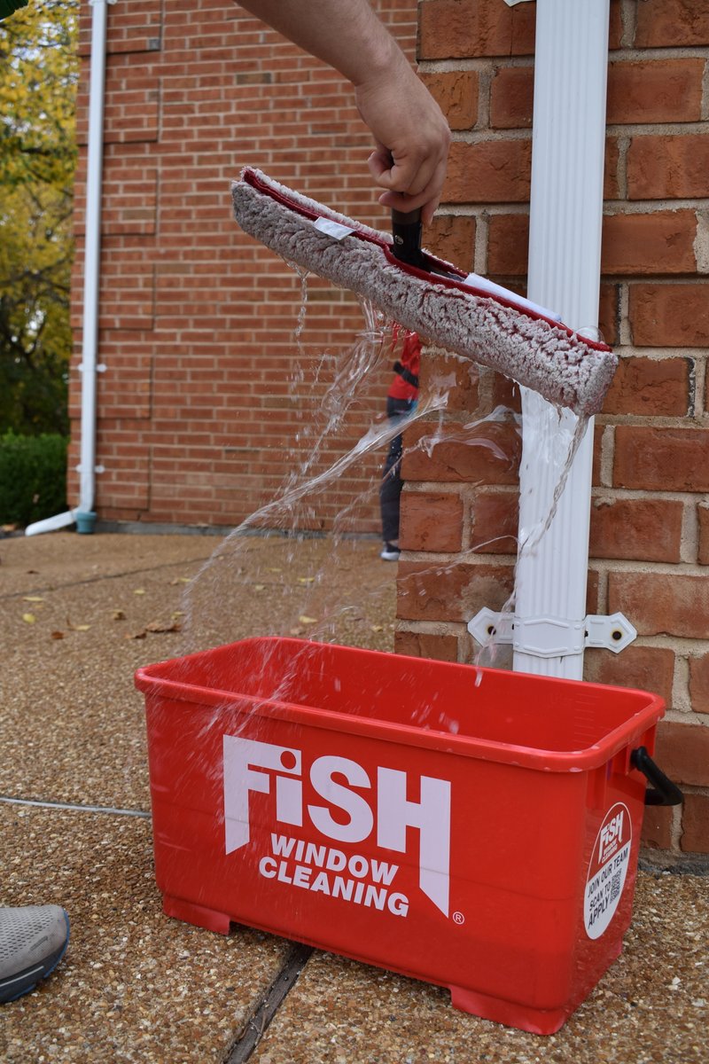 fishwindowclean's tweet image. Window #washing = quick, surface-level clean. Removes visible dirt, but can leave streaks or residue.
🆚
Window #cleaning = a professional, detailed process. Glass, frames, screens &amp;amp; tracks—so windows stay cleaner, longer.

bit.ly/4tmx7Qw