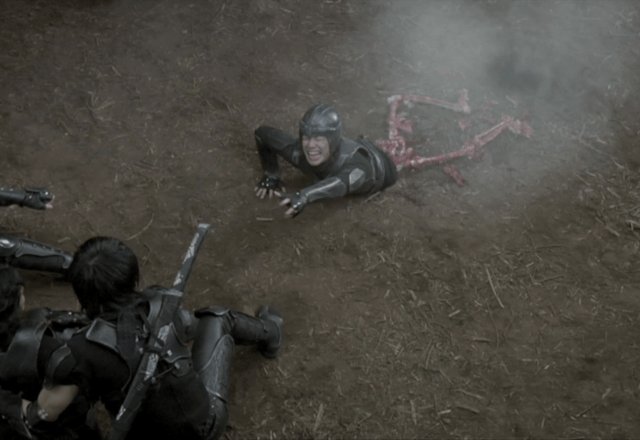 domesticmothman's tweet photo. Alien vs. Ninja (2010) https://t.co/SrJj78Nmsf