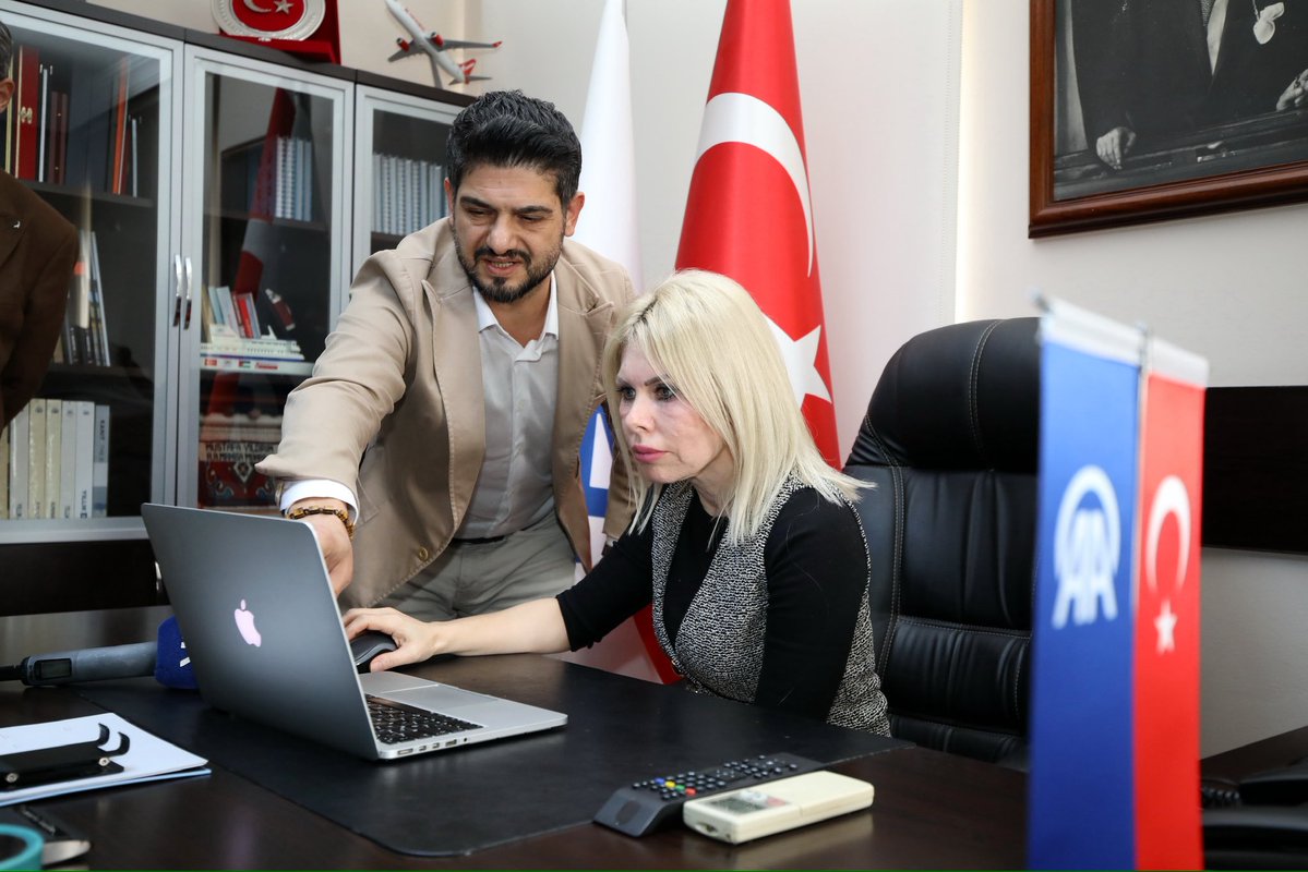 Ulu Önder Gazi Mustafa Kemal Atatürk’ün talimatlarıyla kurulan ve ülkemizi hem ulusal hem de uluslararası alanda başarıyla temsil eden Anadolu Ajansı’nın Antalya Bölge Müdürlüğü’nü ziyaret etmekten büyük memnuniyet duydum. Bölge Müdürümüz Sayın Mustafa Yıldırım ve kıymetli