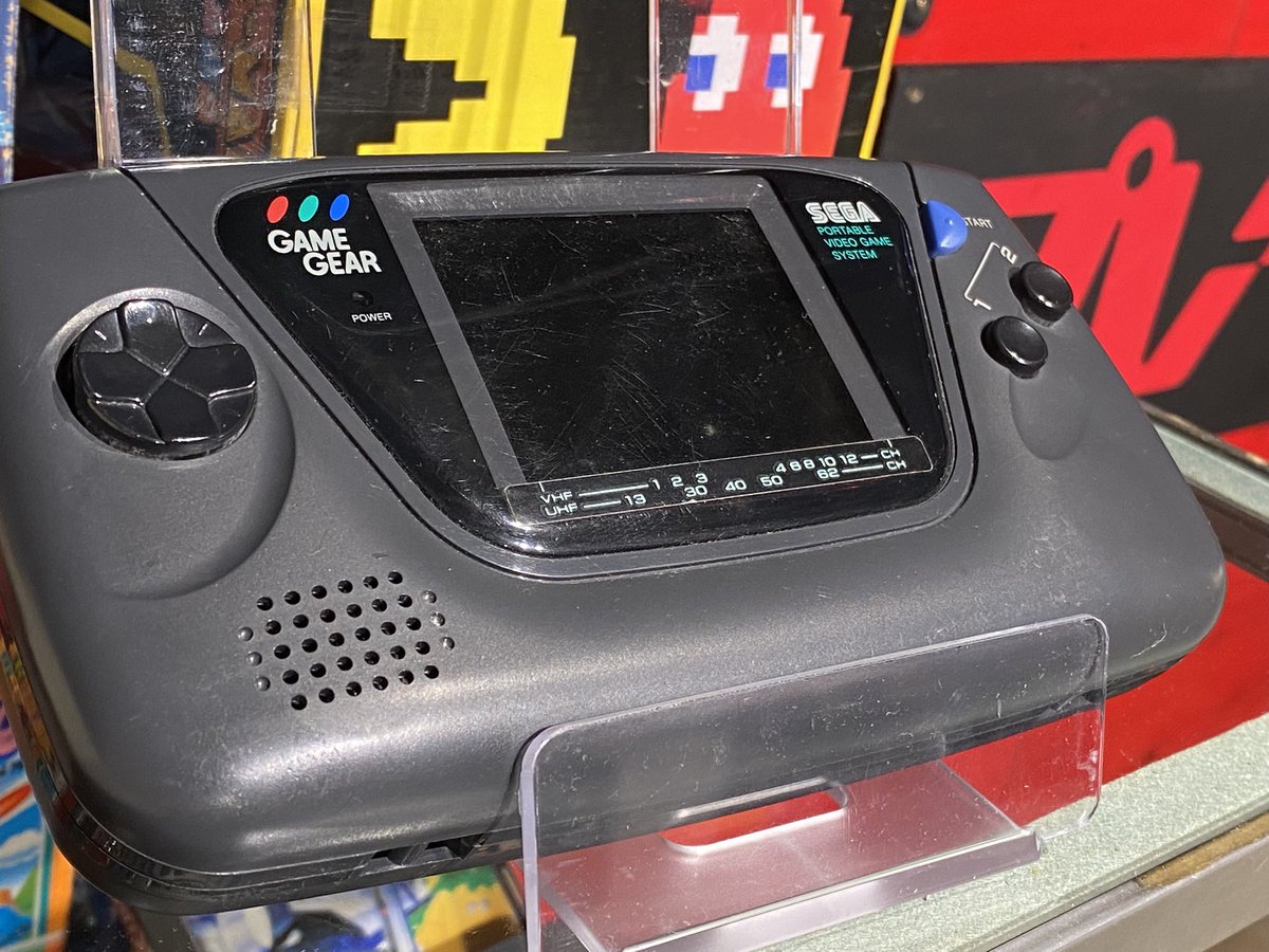 このゲームギア、チューナーのシール貼ってあるけどオートチューナー