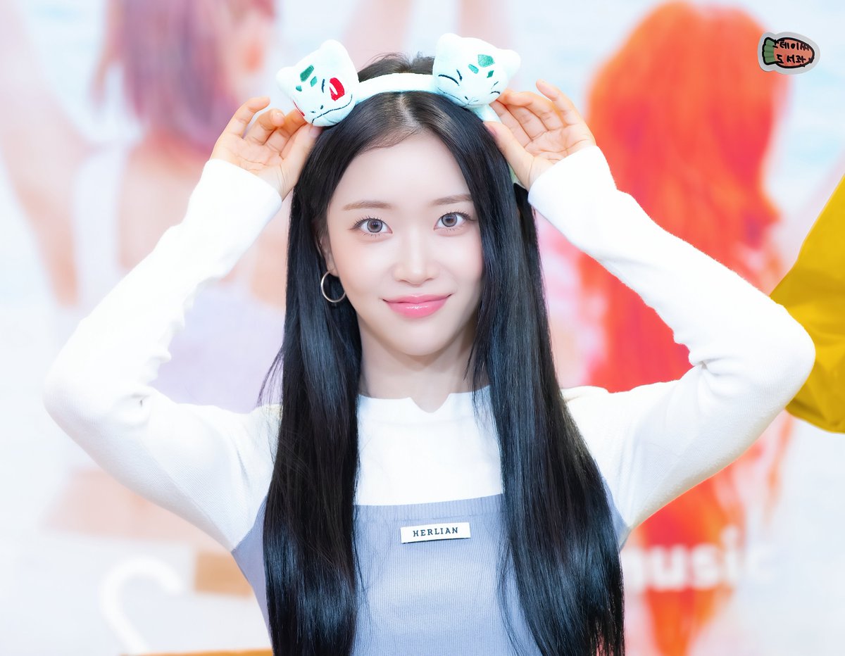 스테이씨 도서관🐰 tweet media