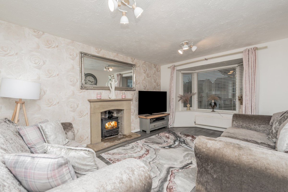 robertwatts_'s tweet photo. Stunning home for sale on an enviable corner plot 🏡 

📍 Whinney Brow, Bradford, BD10 
🛌 Four bedrooms | 🛁 Two bathrooms 

Call or message us on WhatsApp to book a viewing: 01274 614804 

https://t.co/76yn8y06t3 https://t.co/yzeJzrSEuz