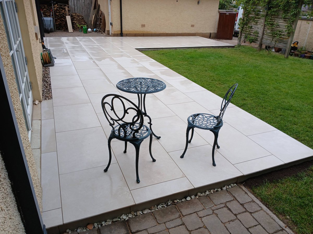 JWGrantEast's tweet photo. Our Amalfi Beige Porcelain Paving looks stunning on this patio installed by Tiaari Landscaping. 😍

https://t.co/dJaZ1l8XEx

#porcelainpaving #landscapedesign https://t.co/TjwJu0ahzl