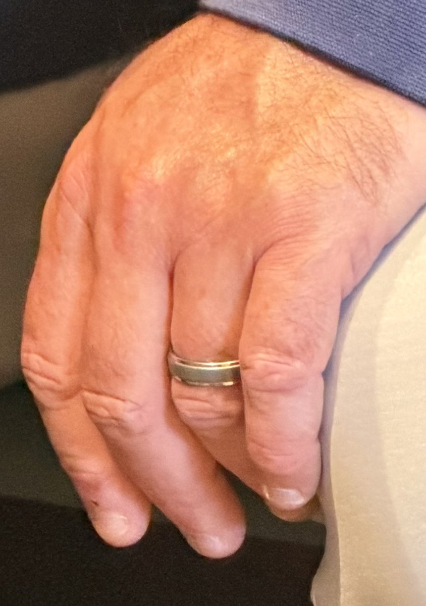 amBIguous tweet media