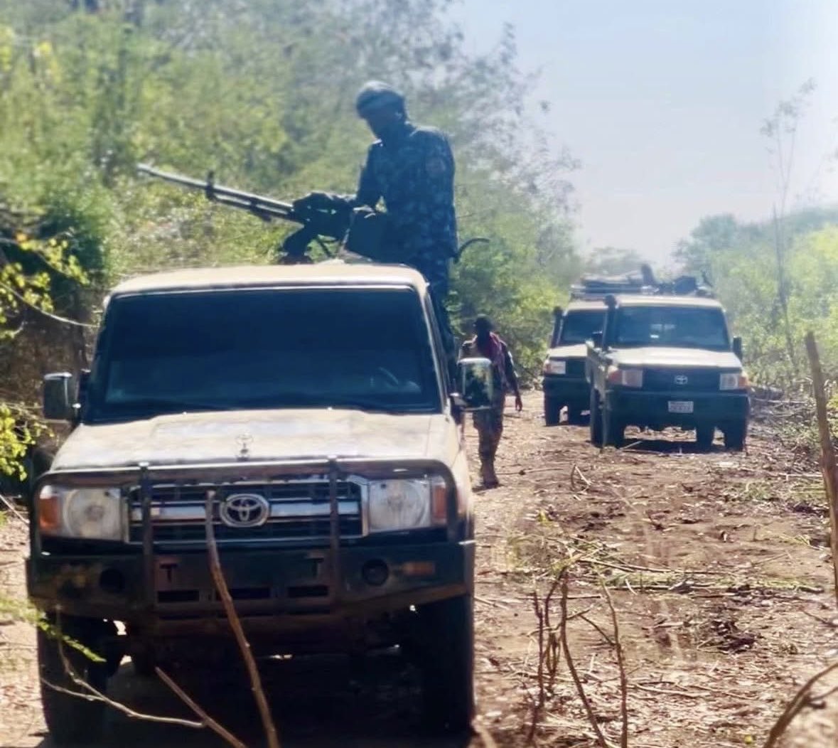 𝗧𝗜𝗞𝗟𝗦 𝗢𝘃𝗲𝗿𝘄𝗮𝘁𝗰𝗵 Security sources have confirmed that a senior Al Shabaab commander was killed in a confrontation yesterday in the Maanbile area of Jamaame Lower Juba region.

The commander known as Khadaab was leading an extremist operation at the time of his death