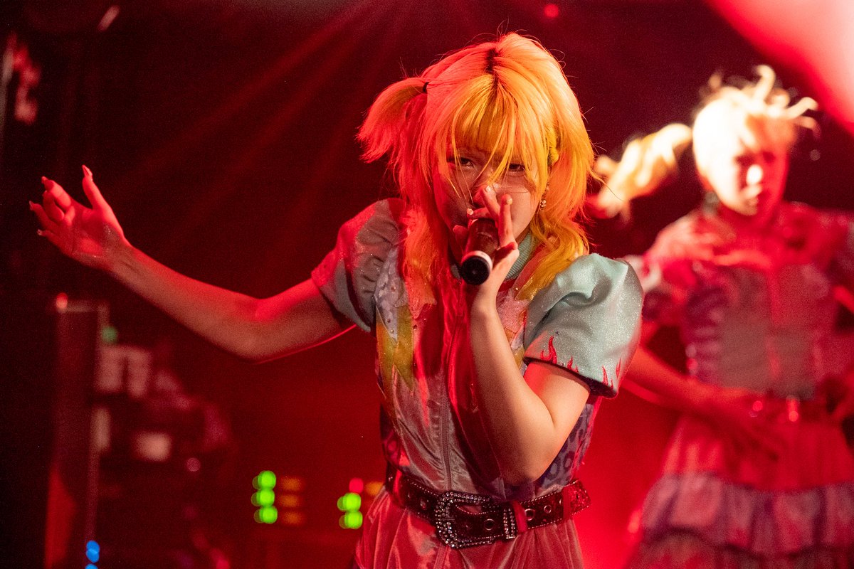 heavyhebisan's tweet image. 20260211 PIGGS”太陽を超えろ！SUPER NOVASH TOUR”at 仙台ROCKATERIA
SU-RING
最後のMCで想いを語ったスーちゃん。
スーちゃんの持つ歌声と爆発力がPIGGSのライブをより楽しいものにしてくれていると思いました
太陽なんて超えちゃってください
#PIGGS 
#SURING 
#SUPERNOVASHTOUR仙台