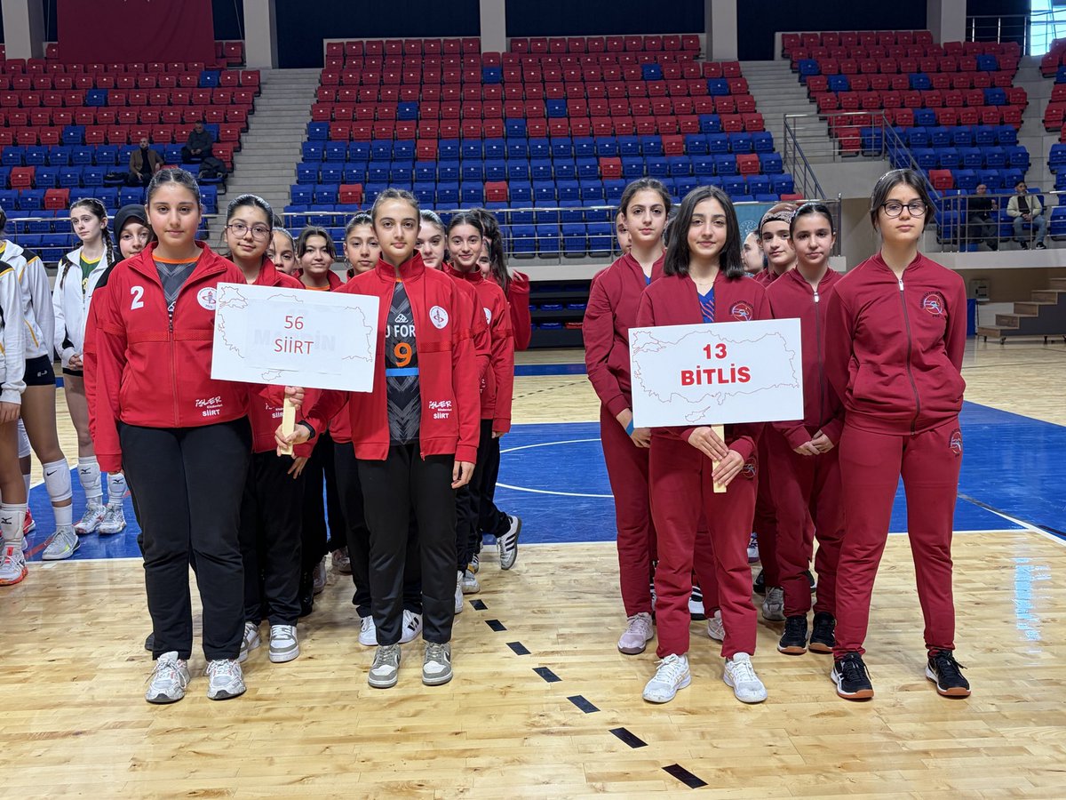 🏐🔥 Okul Sporları Yıldız Kızlar Voleybol Yarı Final Müsabakalarının açılış seremonisi coşkulu bir atmosferde gerçekleştirildi.

Geleceğin yıldız sporcularının sahaya çıktığı organizasyonda heyecan, mücadele ve takım ruhu ön planda! 💪
