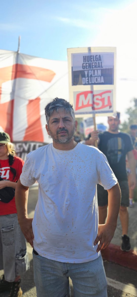 Gases, palos y balas. <a href="/MartinLlaryora/">Martín Llaryora</a> y su policía del gatillo fácil reprimen a los trabajadores que resistimos la reforma laboral de Milei