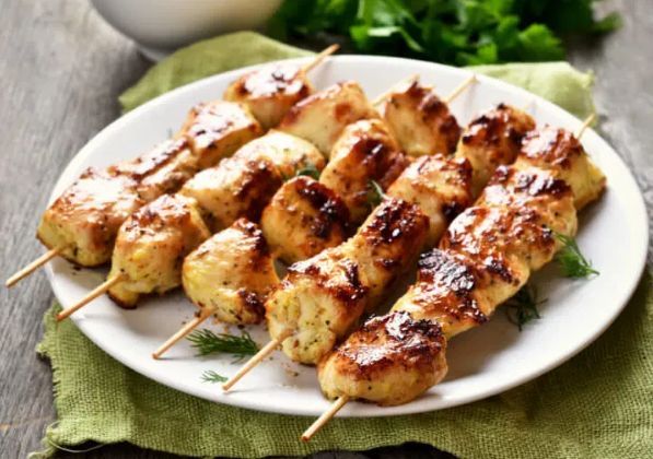 GreekBoston's tweet photo. How do you like your souvlaki served?
Pita wrap
On a skewer
On a plate
Over fries
#greekboston #bostongreeks #souvlaki #poll https://t.co/MQRrbQzBQw