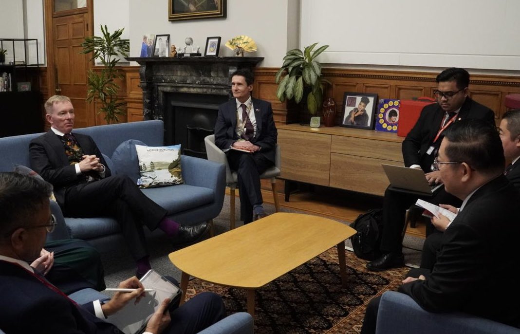 Helen Fazey tweet media