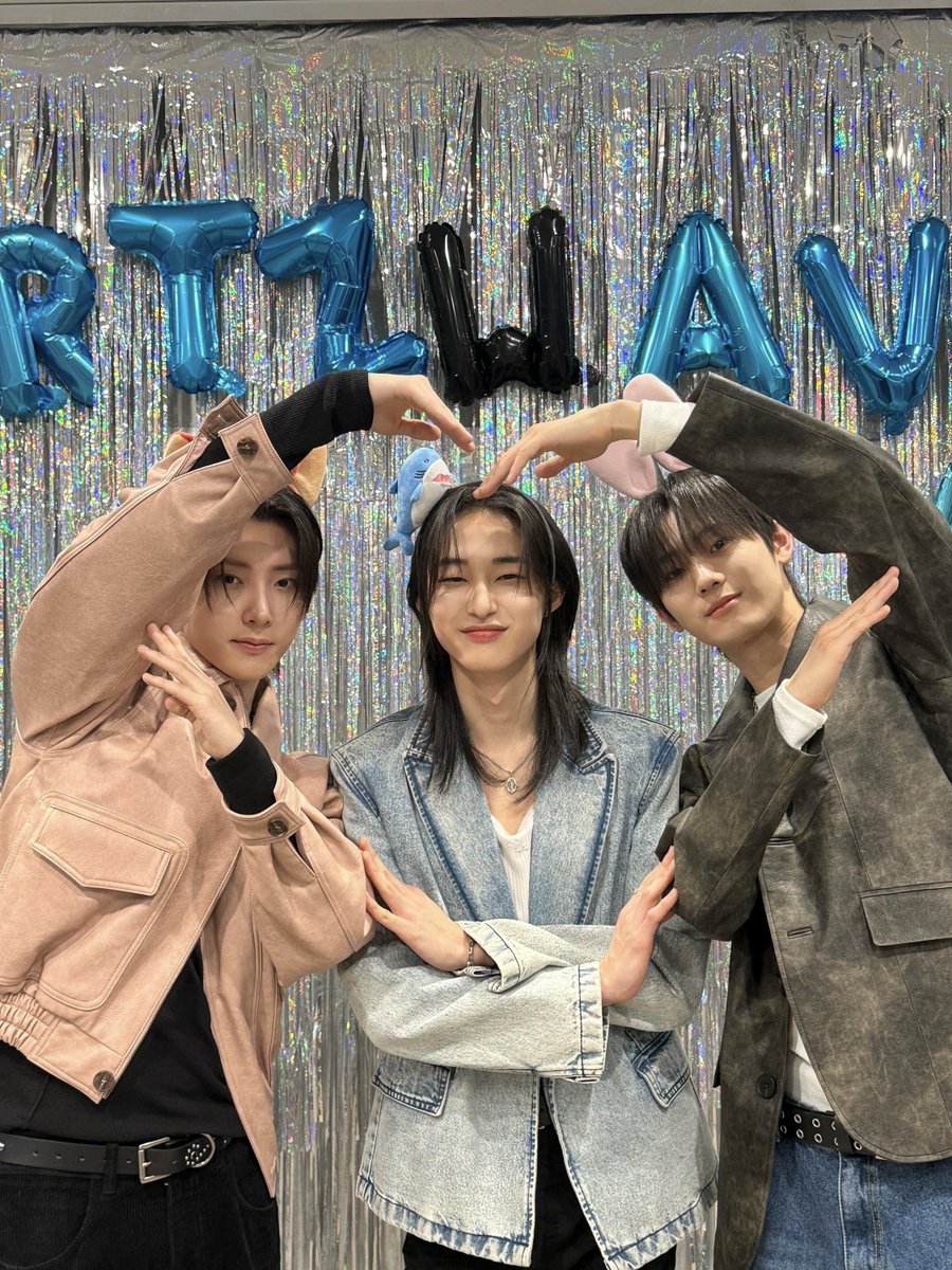 1theK(원더케이) tweet media