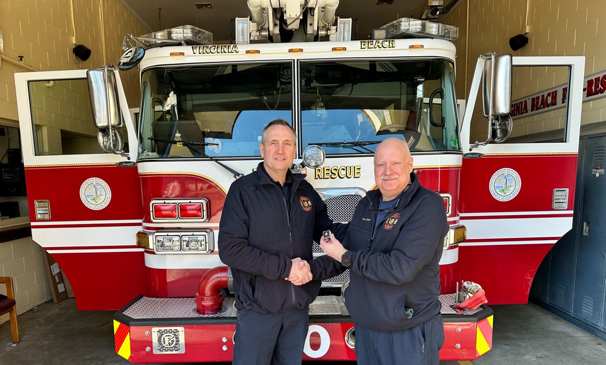 VirginiaBeachFD's tweet image. Please join Fire Chief Ken Pravetz in congratulating Capt. William Eric Ashley for 25 years of public service. Congratulations Eric! Thank you for your continued service and dedication to the VBFD and the Virginia Beach community. #firefighter #firstresponder #firedepartment