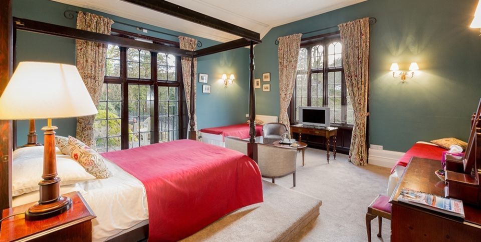 TheBBDirectory's tweet photo. Getaway to Cumbria with Glen Rothay &amp; Badger Bar.

Set in Rydal near Ambleside in Cumbria, the inn dates back to 1624 and is packed with character, history, and a real sense of place.

https://t.co/7cr21BZvvu

#GlenRothay #BadgerBar #LakeDistrict #Rydal #Ambleside

@glenrothay https://t.co/y7oHAT2oyd