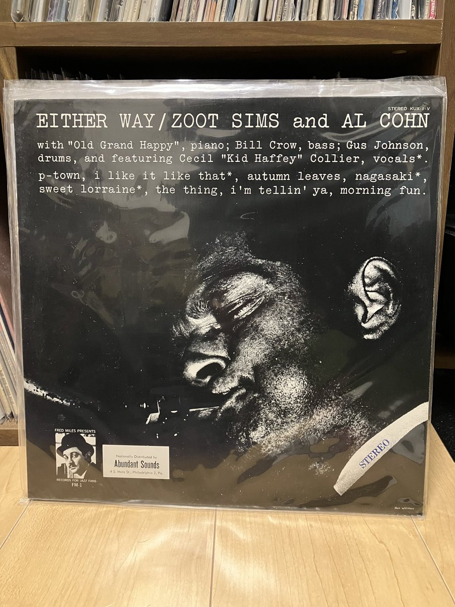 うちにある盤だ！ってなって聴いてる もちろん国内盤でした！