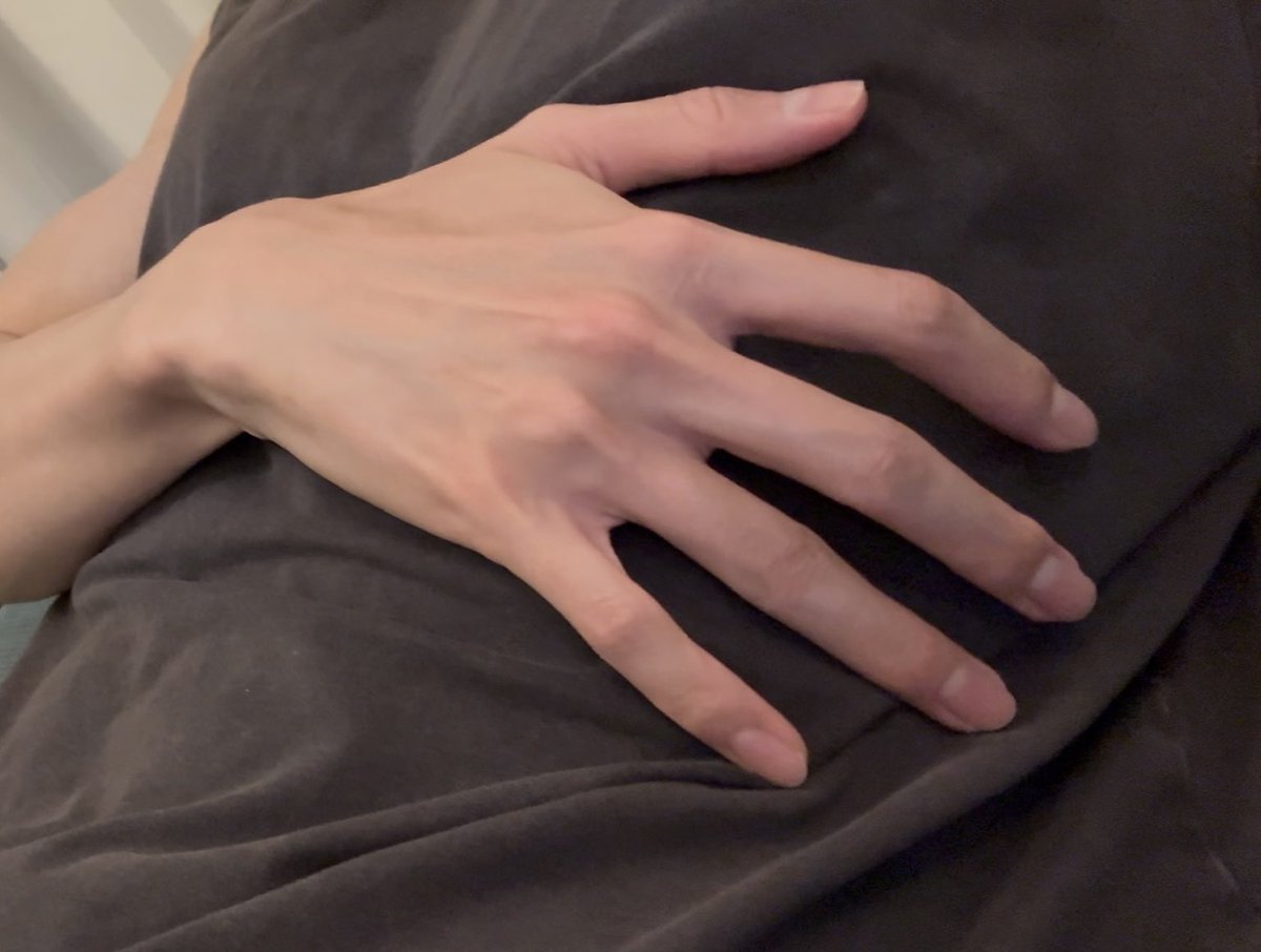 めとはんど tweet media