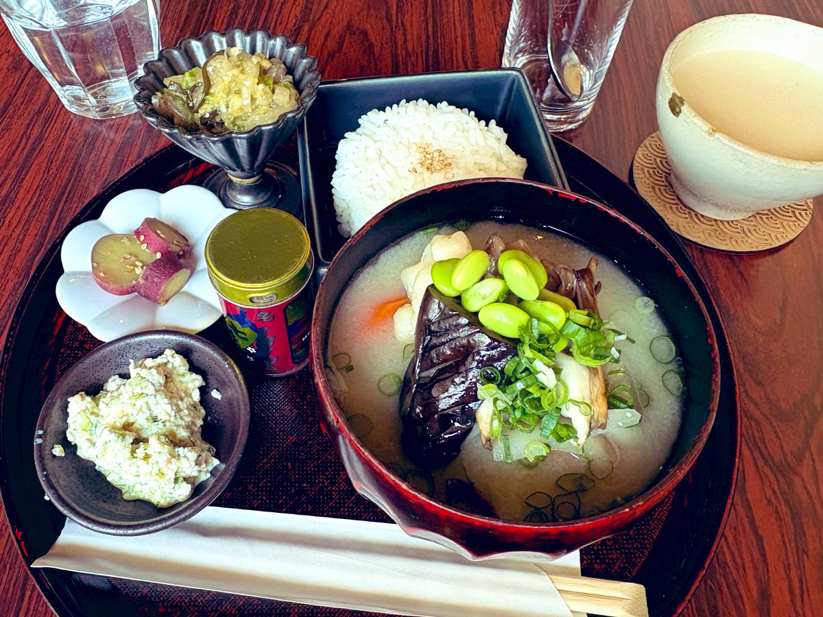 連日、あおきりみかんの稽古をしてます！
稽古後に稽古行ったり稽古後に打ち合わせだったり、みちみちな日々を過ごしています。
写真は前食べた身体に良さそうなご飯。気を抜くと野菜忘れるので摂っていきたい。

🎫平林扱い🎫
ticket.corich.jp/apply/426555/0…