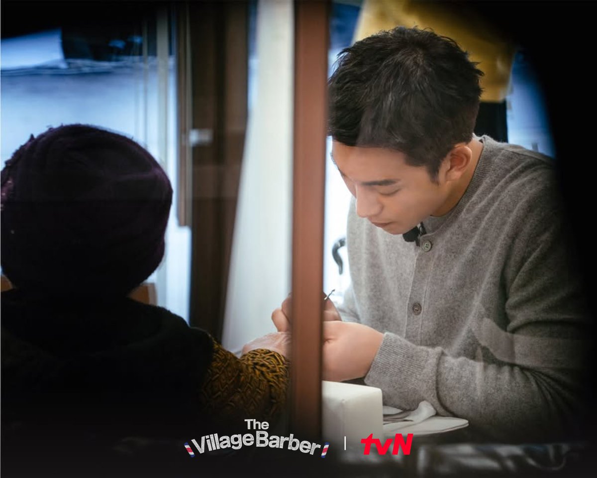 tvN_Asia's tweet photo. Doors are open! Bo-gum’s barbershop kicks off its first day—see how they handle the madness! 💈💇⁣
⁣
#TheVillageBarber ⁣
Every Wednesday 22:30 (GMT+8)⁣
⁣
#tvNAsia #BestKoreanEntertainment #ParkBoGum #LeeSangYi #KwakDongYeon https://t.co/WFXuaVN2Cl